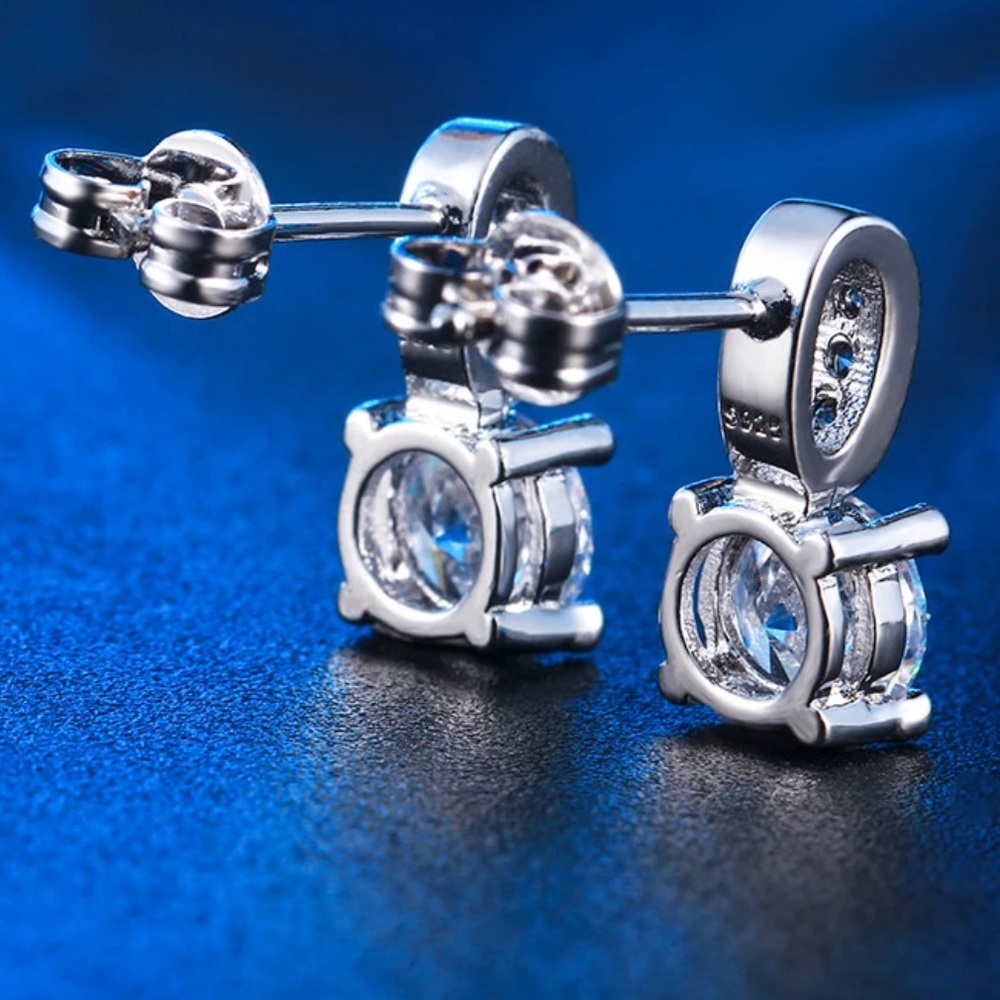Sale⭐️⭐️🎉Stud CZ Crystals Silver Earrings New - Picture 3 of 4